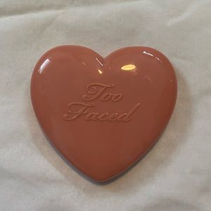 Too Faced Love Flush blush in Baby Love